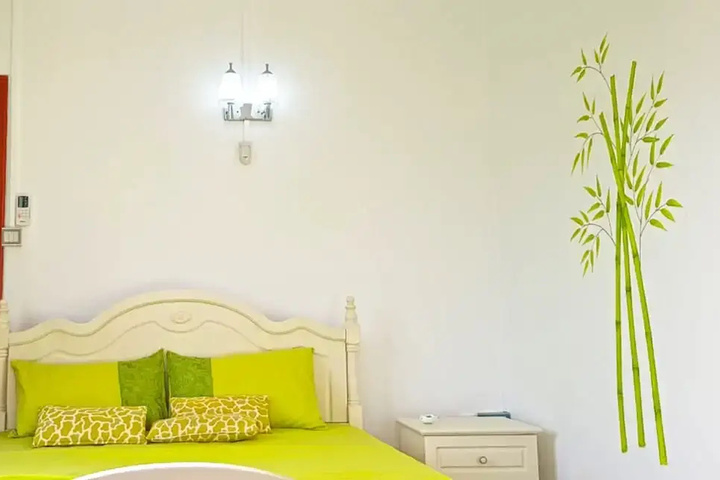 Room 5 of 23