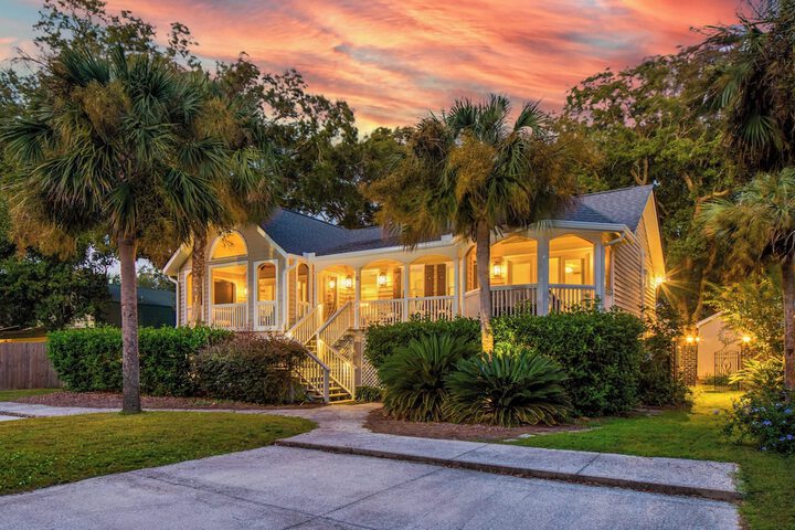 Palmetto by Avantstay Gorgeous Character Home w / Pool Sun Room & Pool Table!