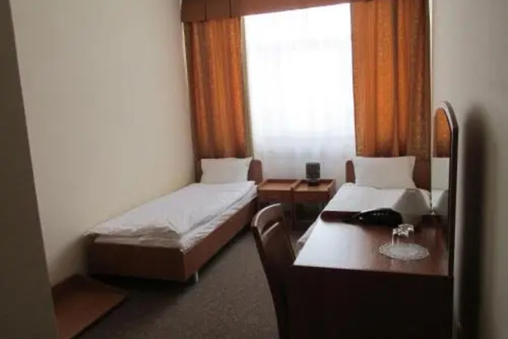 Room 2 of 14