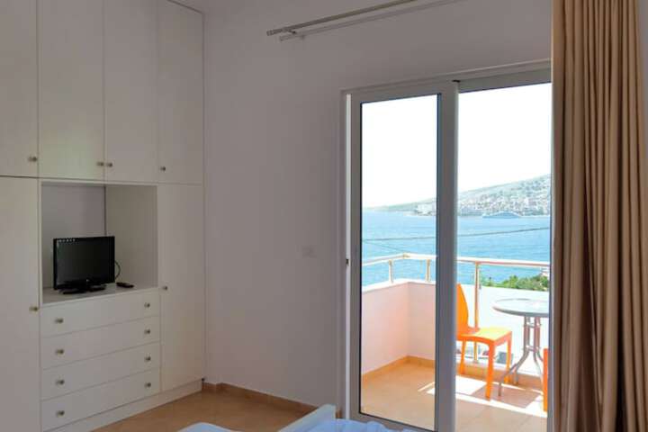 Room 21 of 67