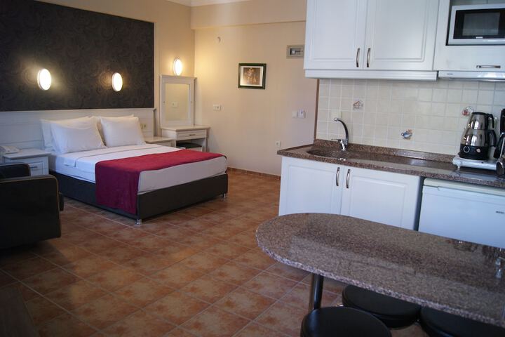 Room 13 of 72