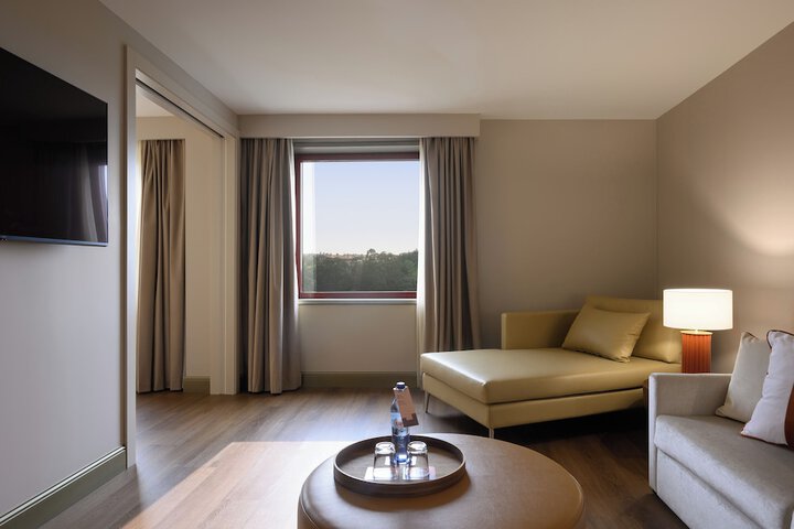 Room 10 of 40