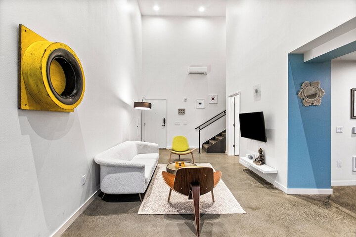 Room 9 of 23