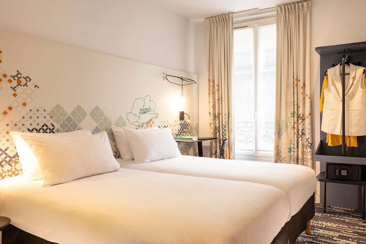 Room 10 of 38