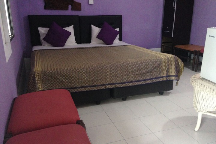 Room 8 of 42