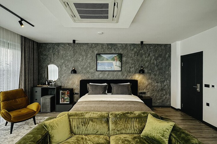 Room 18 of 67