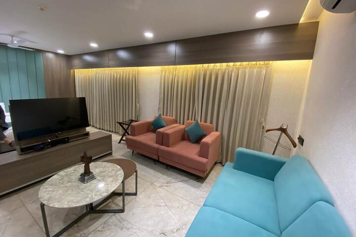 Room 6 of 24