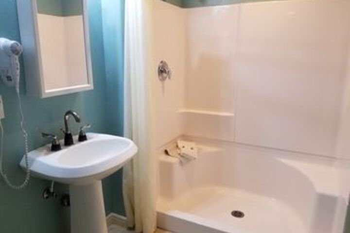 Room 4 of 20