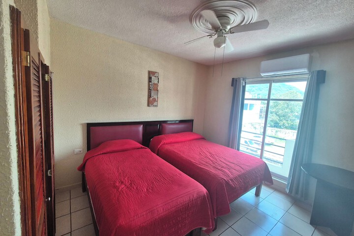 Room 3 of 16