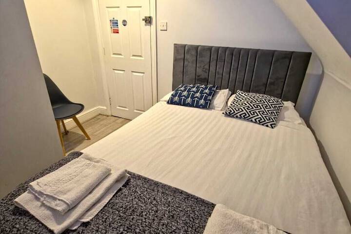 Room 73 of 117