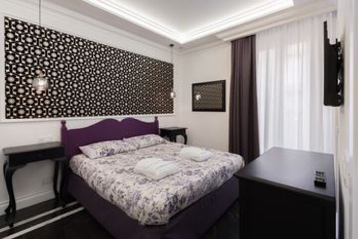 Room 6 of 22
