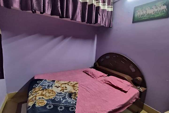Room 6 of 11