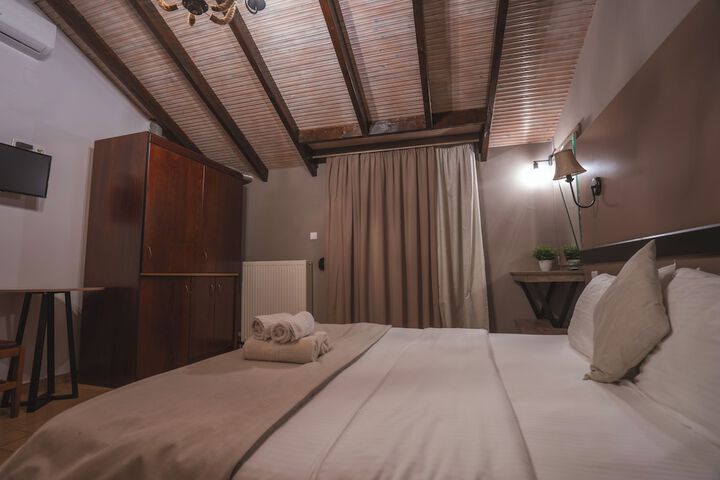 Room 15 of 43