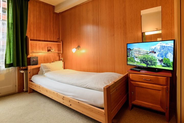 Room 81 of 120