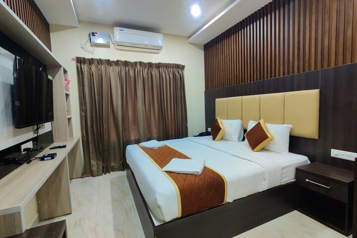 Room 2 of 28