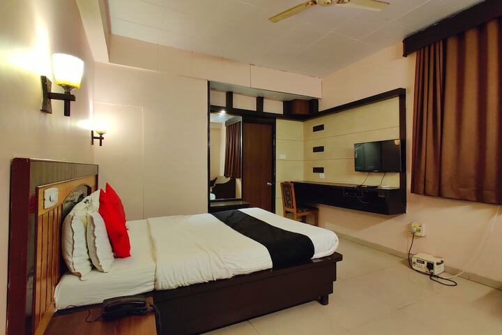 Room 57 of 125
