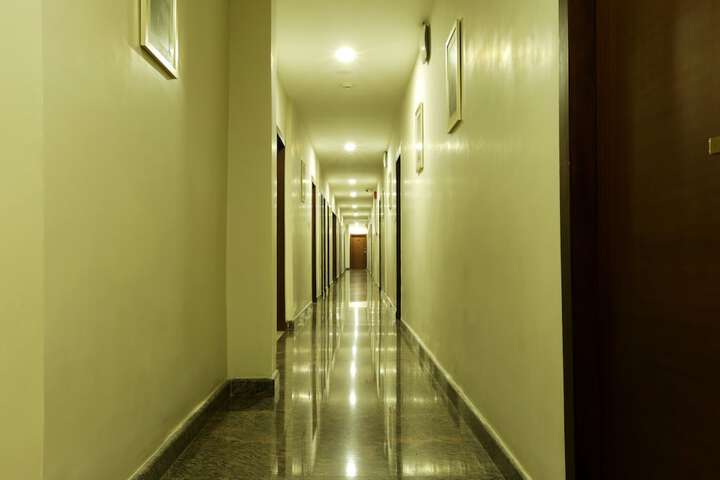 Ballroom/Hall 28 of 41