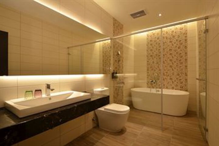 Room 3 of 72
