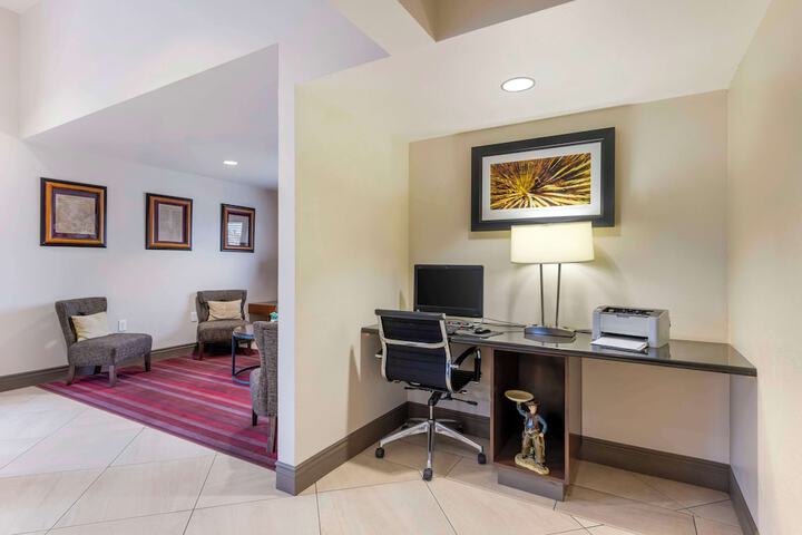 Business Center 48 of 49