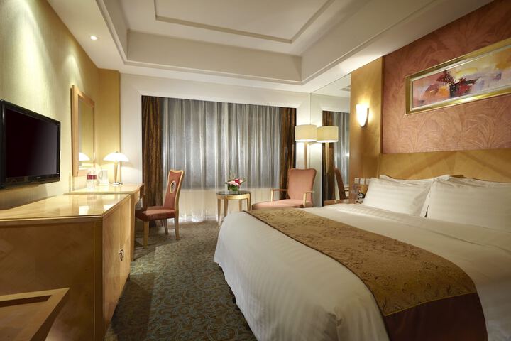 Room 12 of 40