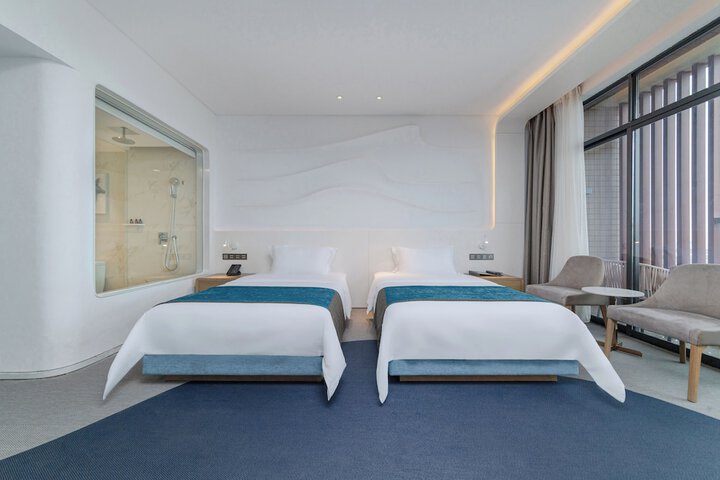 Room 12 of 27