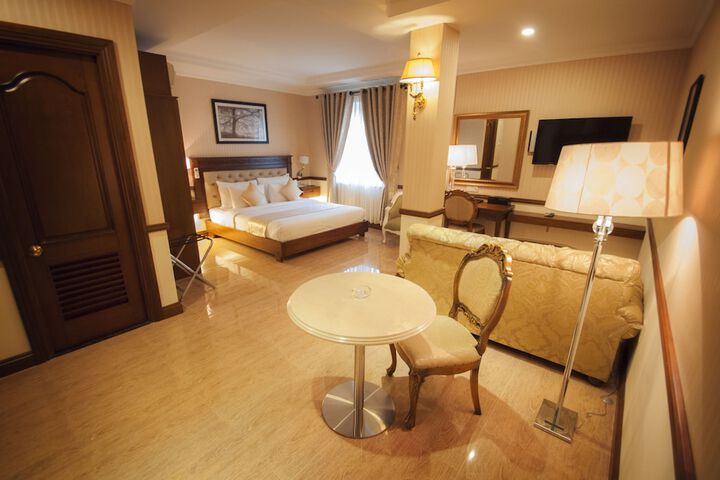 Room 15 of 50