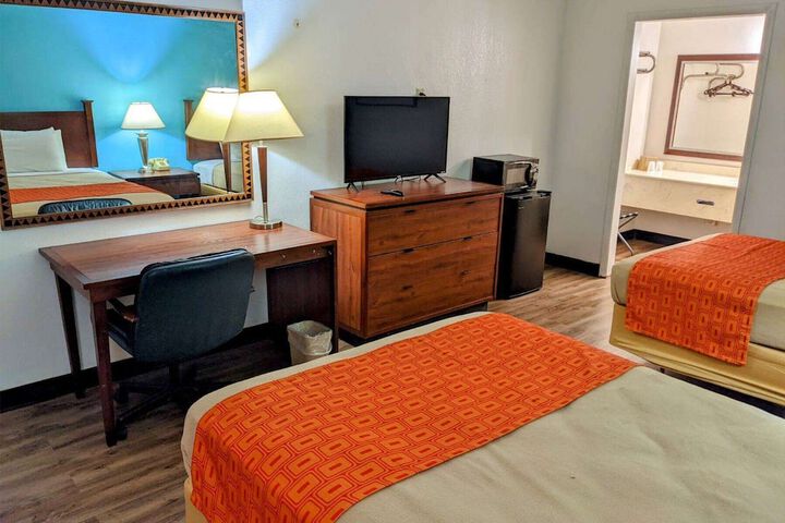 2 Double Beds (2 of 4)