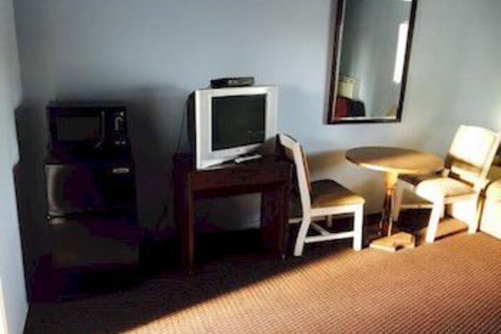 Room 3 of 7