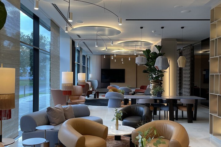 Lounge 49 of 62