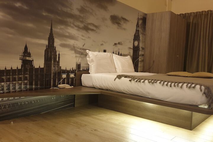 Room 35 of 71
