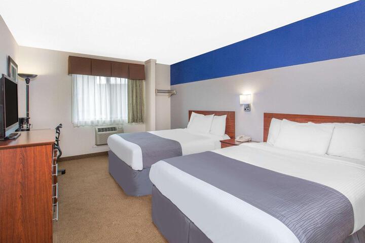 1 Queen Bed Mobility Accessible (6 of 11)