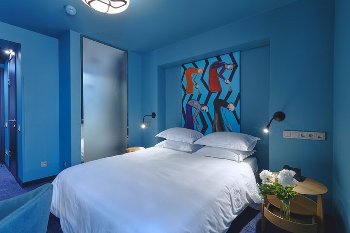 Room 12 of 114