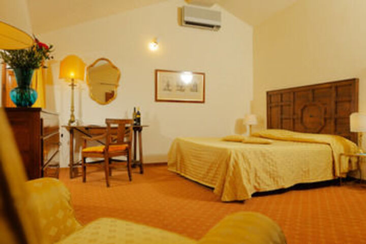 Room 17 of 22