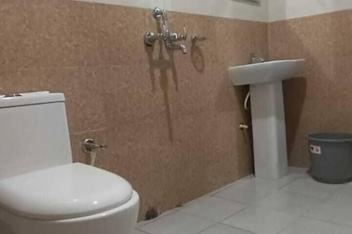 Room 6 of 6