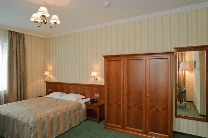 Room 15 of 69