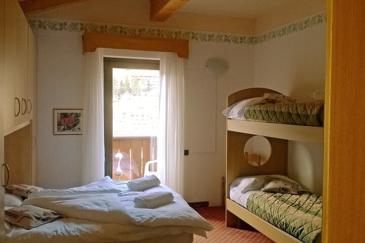 Room 10 of 36