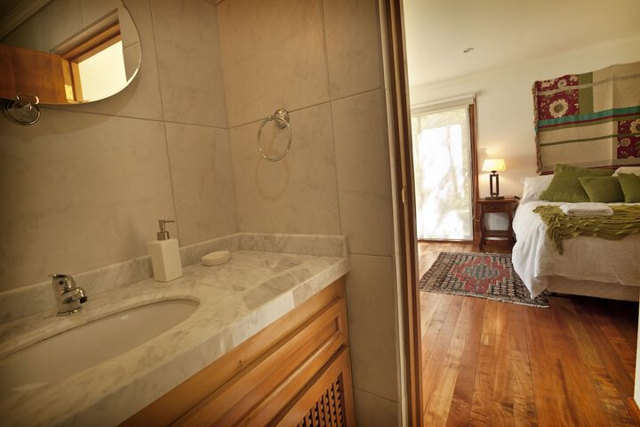 Room 10 of 38