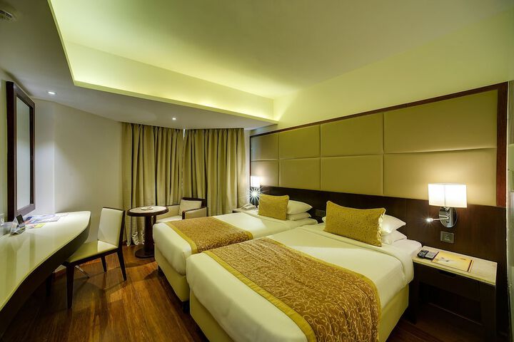 Room 5 of 48