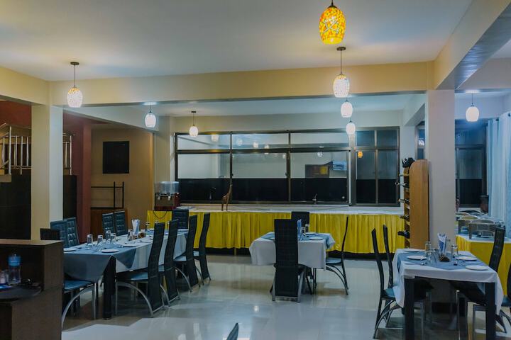 Dining 76 of 126