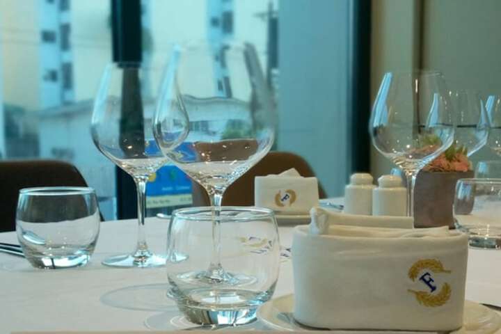 Dining 41 of 56