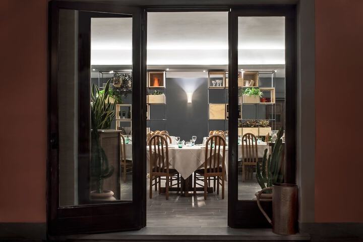 Dining 70 of 86