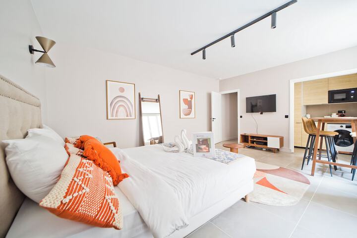 Room 4 of 19