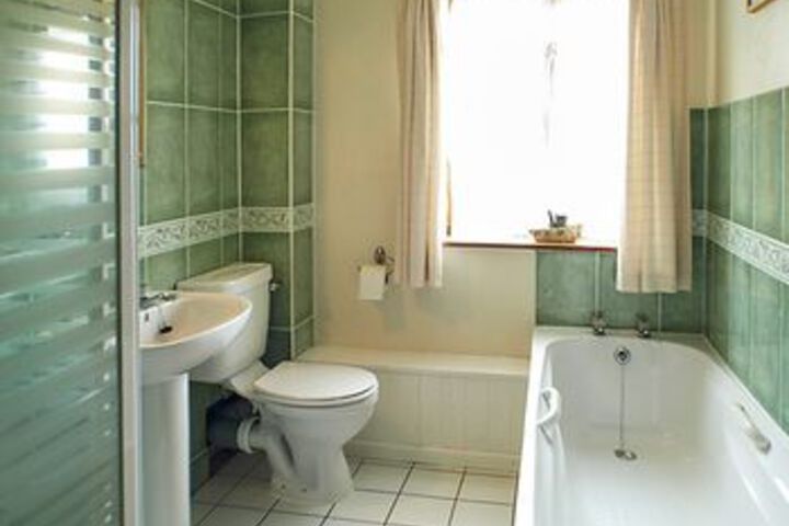 Room 2 of 17