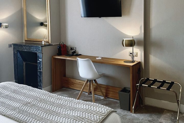 Room 12 of 48