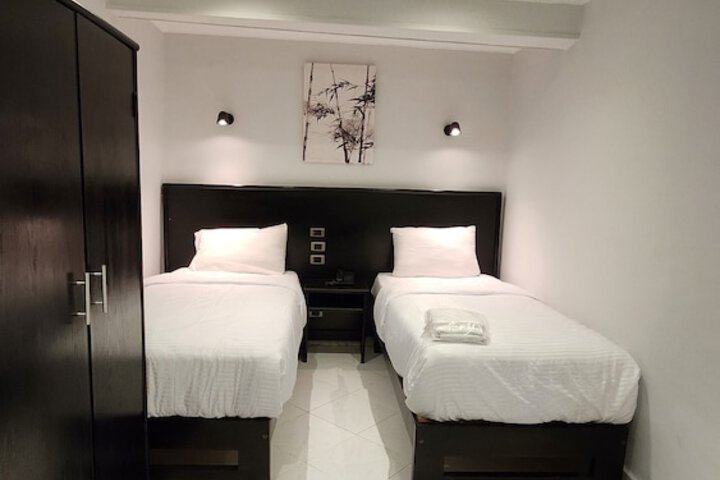 Room 25 of 107