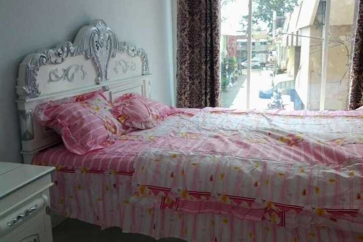 Room 3 of 27
