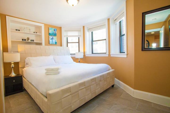 Room 4 of 27