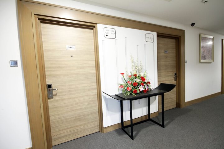 Ballroom/Hall 73 of 90