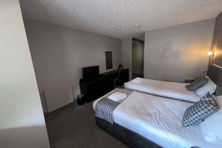 Room 44 of 106