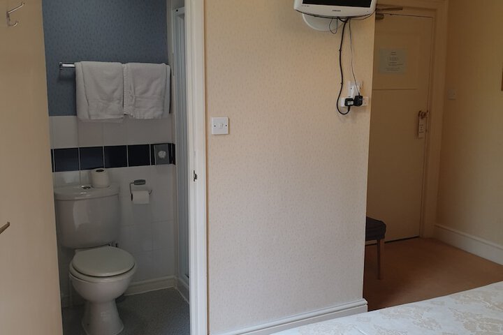 Room 140 of 184